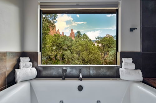 Foto 40 - Stunning Sedona Home w/ Red Rock Views & Fire Pit