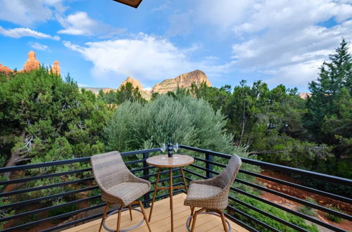 Foto 9 - Stunning Sedona Home w/ Red Rock Views & Fire Pit