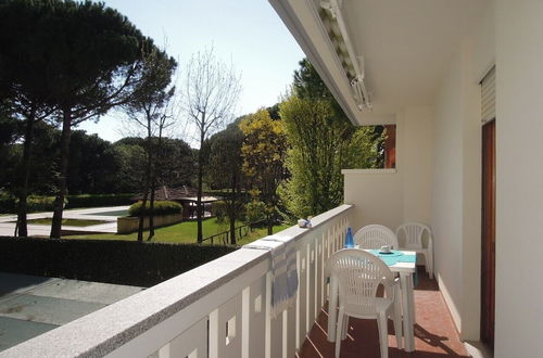 Photo 6 - Colorful Modern Flat Next to the Beach - Beahost