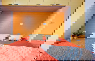 Foto 3 - Colorful Modern Flat Next to the Beach - Beahost