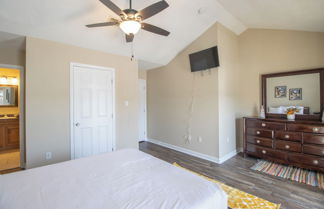 Photo 2 - Century Oaks Townhome