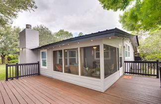 Foto 3 - Frostproof Lakefront Home w/ Screened-in Porches