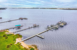 Foto 2 - Waterfront Townhome ~ 10 Mi to Navarre Beach