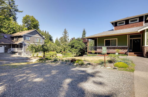 Photo 2 - Modern Bellingham Retreat Near Galbraith Mountain