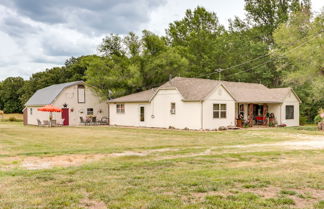 Photo 2 - Quiet Countryside Weaubleau Home w/ Patio & Grill