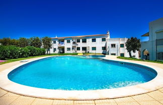 Foto 1 - Poolside Apartment with 2 bedrooms, patio and BBQ