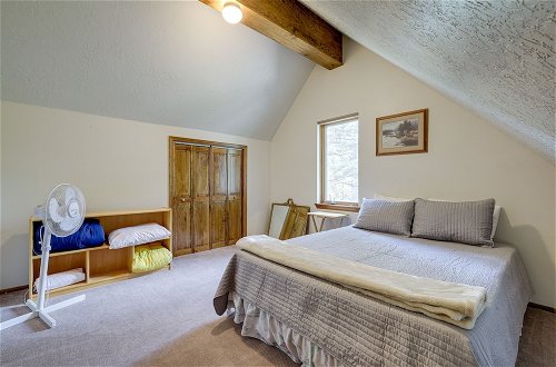 Photo 9 - Cozy Beaver Retreat w/ Fireplace & Deck
