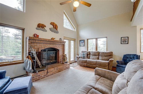 Foto 11 - Cozy Beaver Retreat w/ Fireplace & Deck