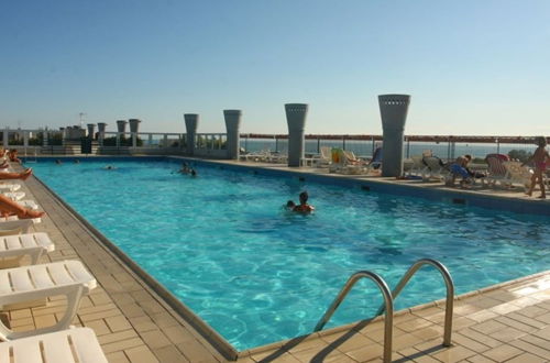 Photo 1 - Homely Flat With Balcony and Swimming Pool