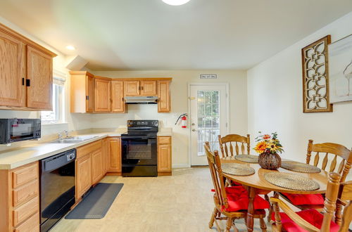 Photo 10 - Trenton Townhome: 1 Mi to Downtown