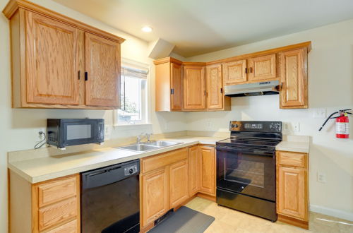 Photo 5 - Trenton Townhome: 1 Mi to Downtown