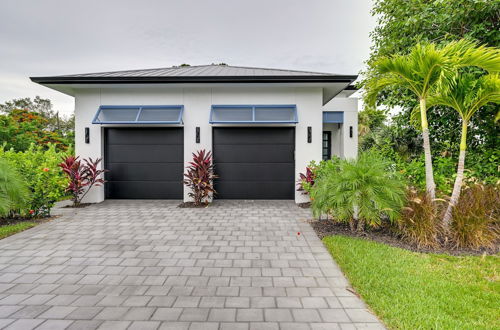 Photo 15 - Contemporary Naples Home w/ Outdoor Kitchen & Pool