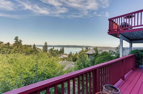 Photo 13 - Federal Way Vacation Rental: Bay & Mountain Views