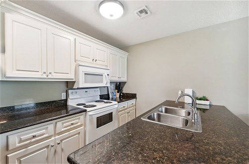 Photo 26 - Lovely Lake Charles Duplex in Central Location