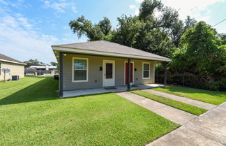 Photo 2 - Lovely Lake Charles Duplex in Central Location