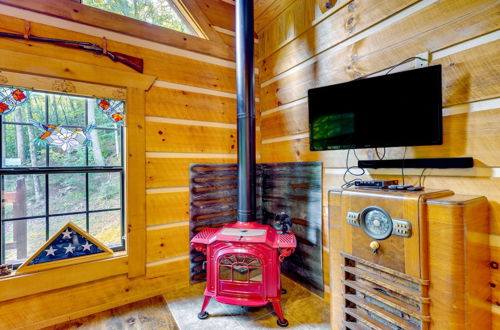 Foto 10 - Cozy Log Cabin on 11 Acres: 3 Mi to Cherokee Lake