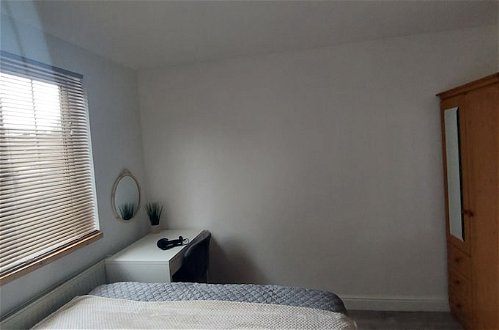 Photo 2 - Inviting 1-bed Apartment in Coventry