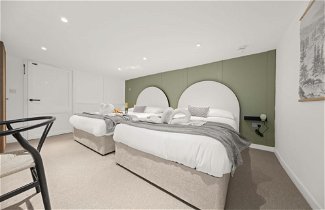 Photo 2 - Harrogate - Dawson Suite 2 Bedroom