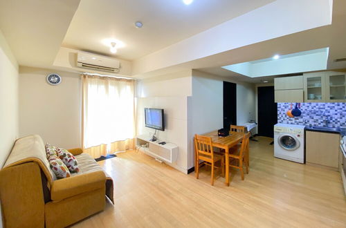 Photo 14 - Cozy And Modern Look 2Br The Wave Kuningan Apartment