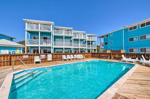 Foto 11 - Kure Beach Condo w/ Panoramic Ocean Views