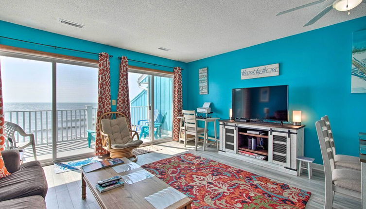 Foto 1 - Kure Beach Condo w/ Panoramic Ocean Views