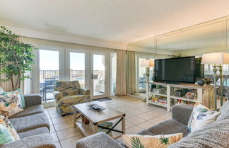 Photo 1 - Miramar Beach Retreat - Beachfront & Poolside