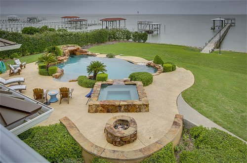 Photo 41 - Stunning Galveston Bay Villa: Infinity Pool & Dock