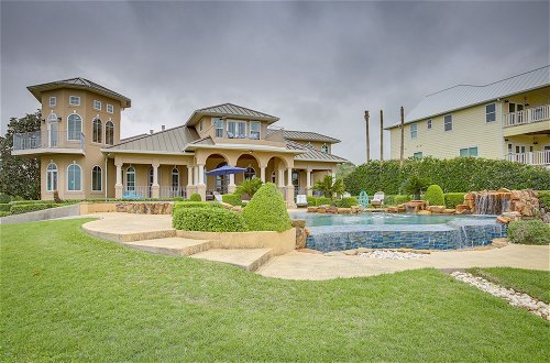 Photo 6 - Stunning Galveston Bay Villa: Infinity Pool & Dock