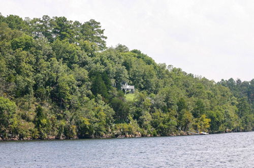 Foto 16 - Waterfront Camden Home w/ Grill On Lake Wateree