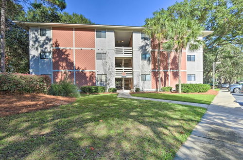 Photo 15 - Hilton Head Condo Community Pool & Hot Tub