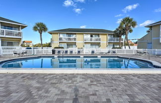 Photo 1 - Cozy Destin Studio w/ Shared Pools + Beach Access