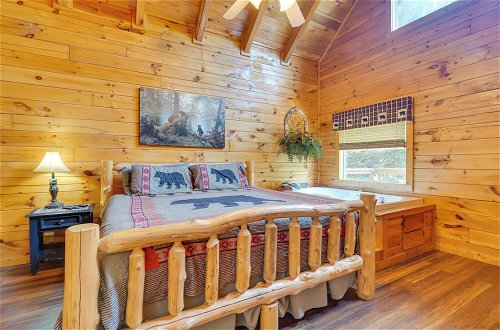 Foto 5 - Pigeon Forge Cabin w/ Hot Tub: 5 Mi to Dollywood