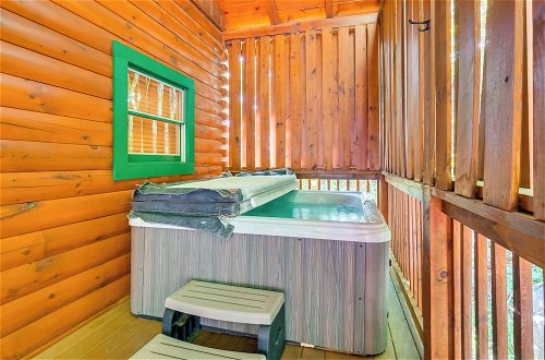 Photo 6 - Pigeon Forge Cabin w/ Hot Tub: 5 Mi to Dollywood
