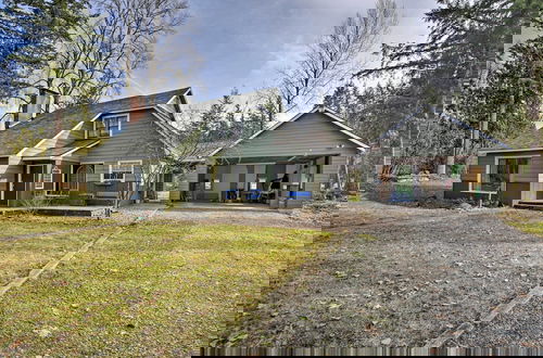 Foto 32 - Remote Escape: Riverside Home w/ Scenic Views