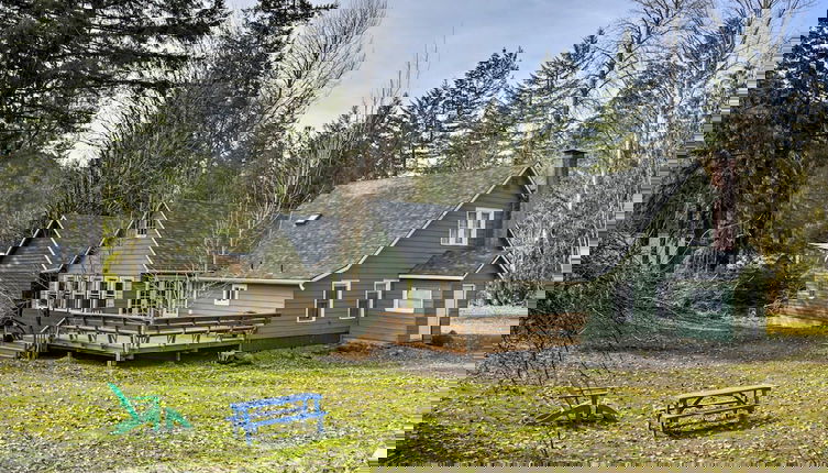 Foto 1 - Remote Escape: Riverside Home w/ Scenic Views