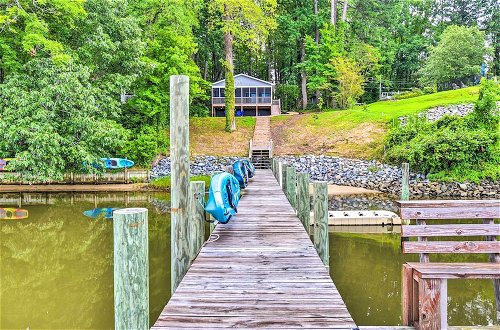Photo 6 - Relaxing Riverfront Cottage w/ Boat Dock
