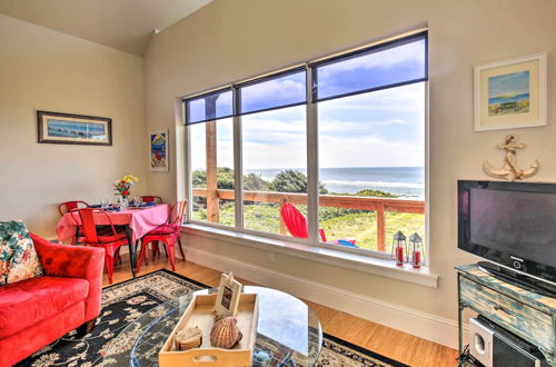 Photo 15 - Oceanfront Cottage W/deck & Secluded Beach Access