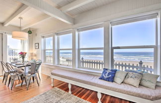 Photo 1 - Beachfront Newport Cottage With Private Hot Tub