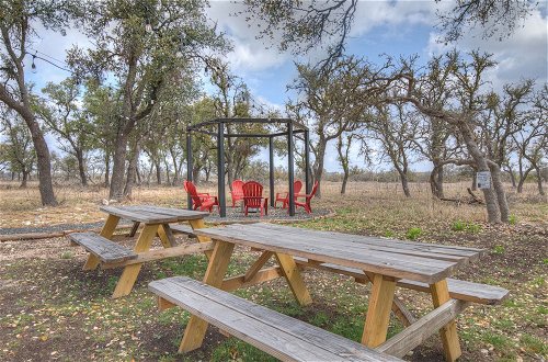 Photo 29 - Hill Country Hideaway With Fire Pit and Hot Tub