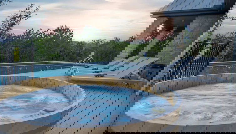 Photo 1 - Spicewood Lodge W/pool, Hottub