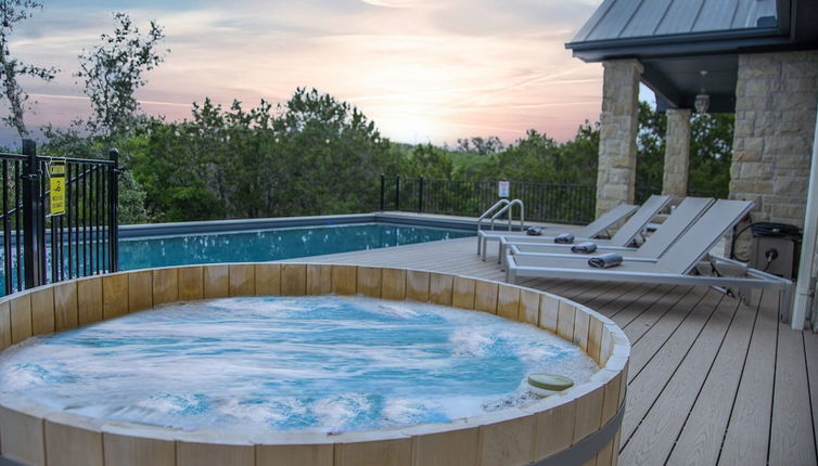 Foto 1 - Spicewood Lodge W/pool, Hottub