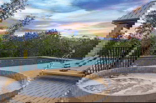 Photo 25 - Spicewood Lodge W/pool, Hottub