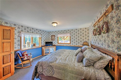 Foto 32 - Scenic Kootenai Forest Home w/ Outdoor Living Area