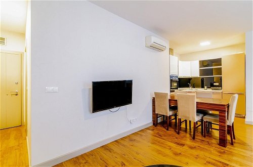 Foto 4 - Chic Flat w Gym and Terrace 5 min to Kanyon Mall