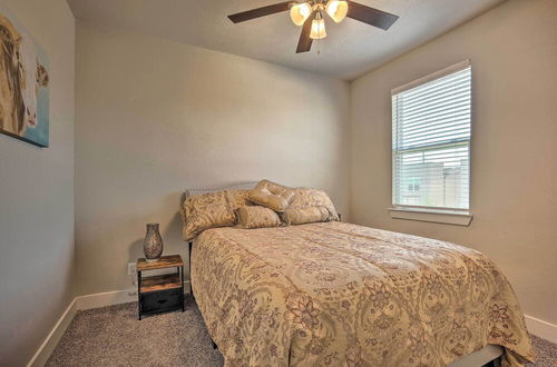 Foto 2 - College Station Townhome w/ Furnished Patio