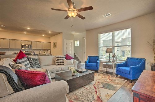 Photo 12 - College Station Townhome w/ Furnished Patio