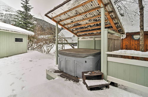 Photo 16 - Cabin w/ Hot Tub & Views: 1 Mile to Alyeska Resort