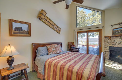 Foto 43 - Spacious Big Bear Cabin Rental - 1 Mi to Lake