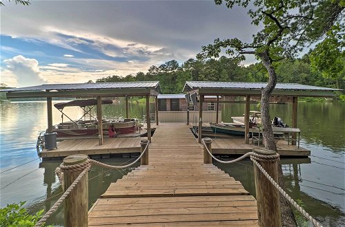 Foto 1 - Rustic-chic Riverfront Home w/ Dock, Deck & Canoes