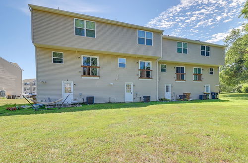 Photo 26 - Sunlit Milford Townhome < 2 Mi to Riverwalk